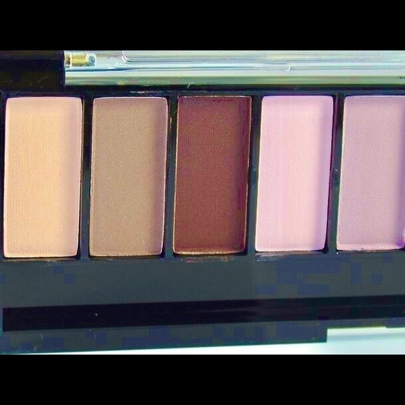 🎂 BIRTHDAY SUIT EYESHADOW PALETTE 🎂 - Picture 8 of 9